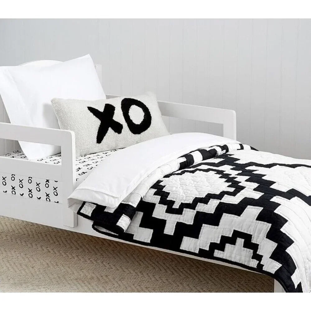 Emily & Meritt for Pottery Barn Kids the Diamond Organic Toddler Quilt NWT